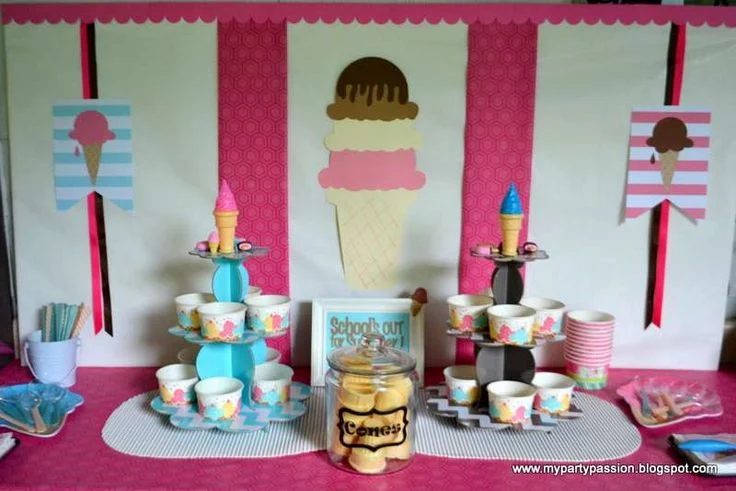 Host an solid end of school year party and welcome summer in style! Here is a ton of inspiration that will make your summer kick-off great! 36 End of School Year Party options - Ti