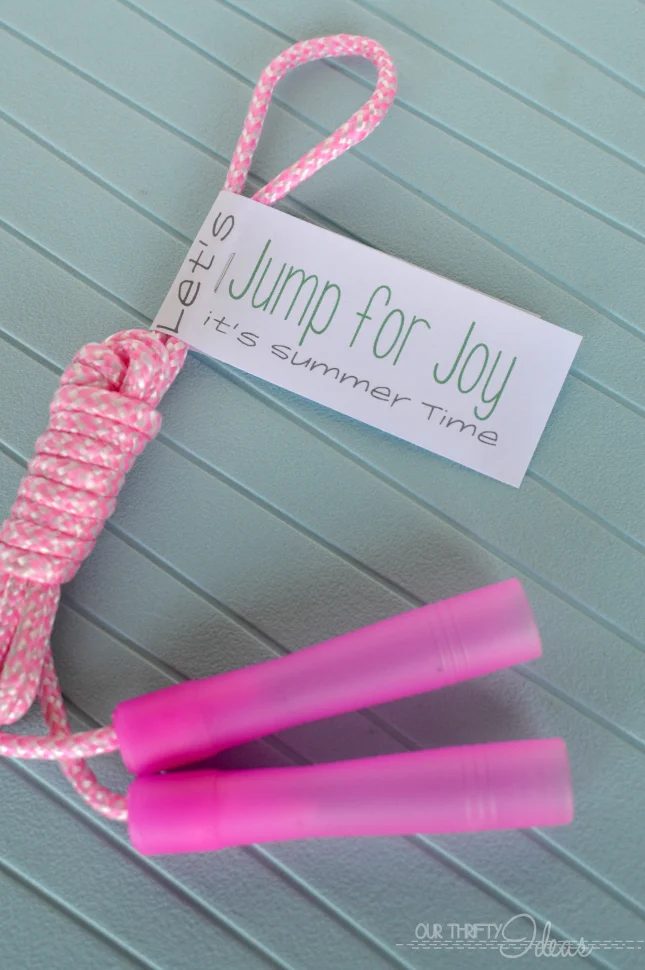 Host an solid end of school year party and welcome summer in style! Here is a ton of inspiration that will make your summer kick-off great! 36 End of School Year Party options - Ti