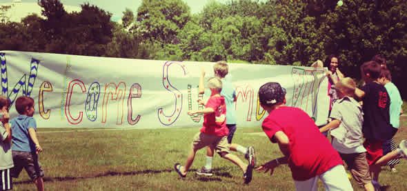 Host an solid end of school year party and welcome summer in style! Here is a ton of inspiration that will make your summer kick-off great! 36 End of School Year Party options - Ti