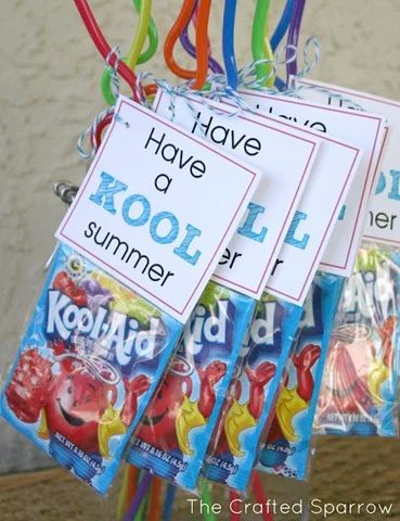 Host an solid end of school year party and welcome summer in style! Here is a ton of inspiration that will make your summer kick-off great! 36 End of School Year Party options - Ti