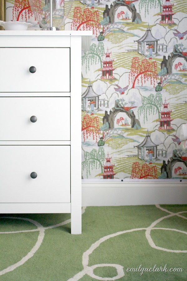 Fabric wallpaper is a great way to decorate the walls in your home! If you want to try using fabric as wallpaper, here are 15 tips for Handmade fabric wallpaper! Fabric Wallpaper 1