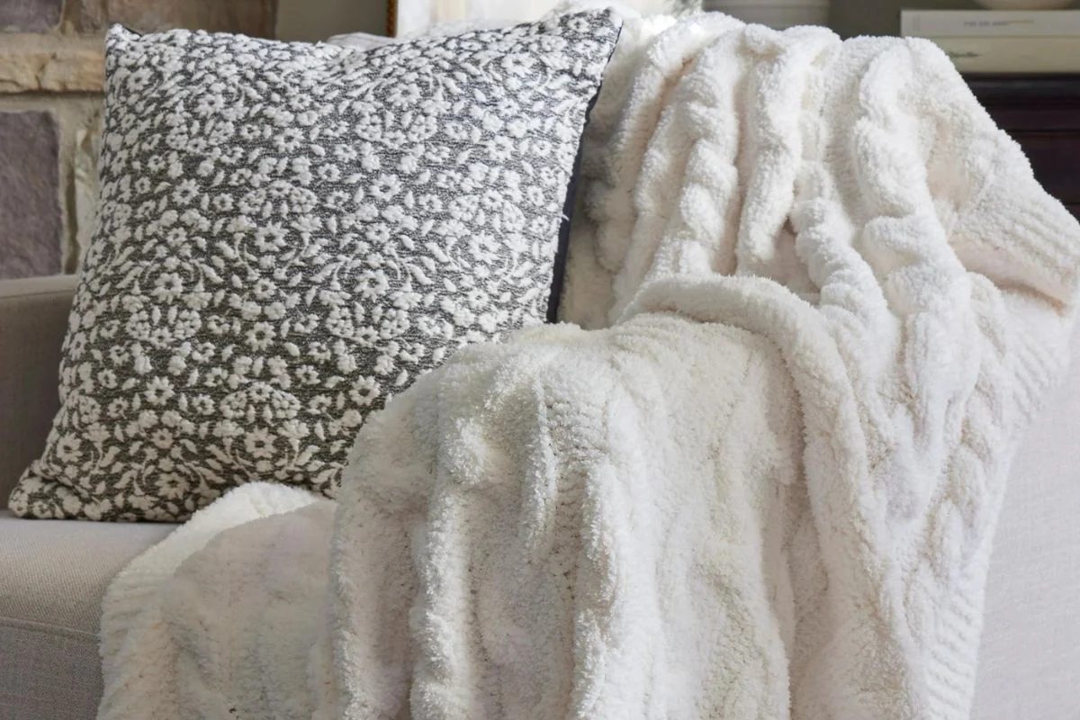 Walmart Fall Decor: Throw blanket