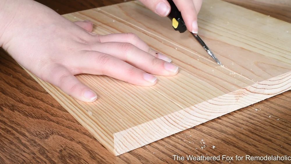 Creating The Look Of A Planked Board. How To Create Farmhouse Style Wall Baskets With Dollar Store Items. Get This walkthrough From The Weathered Fox On Bekob!