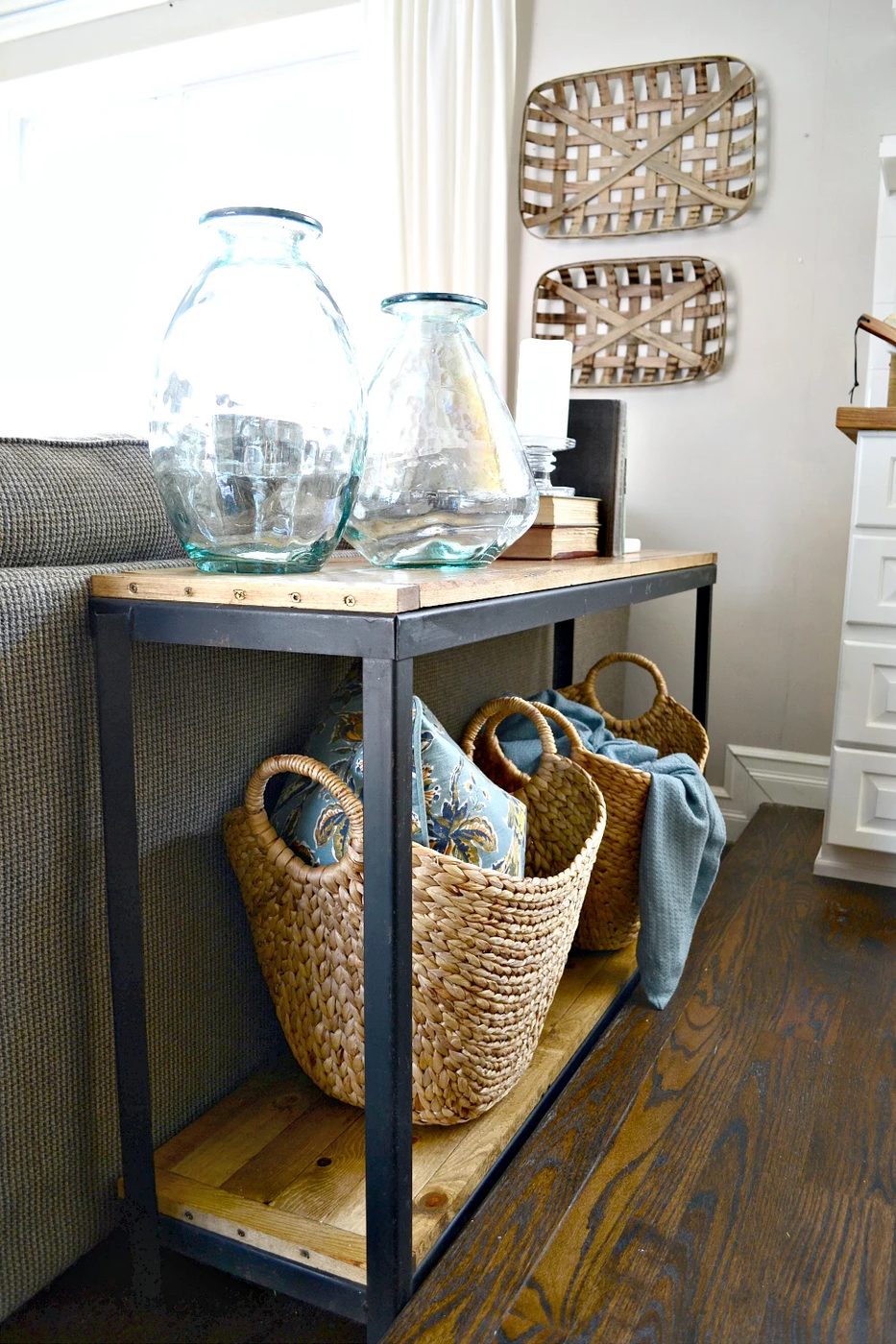 The weathered Fox Farmhouse Wall Rack Handmade 2