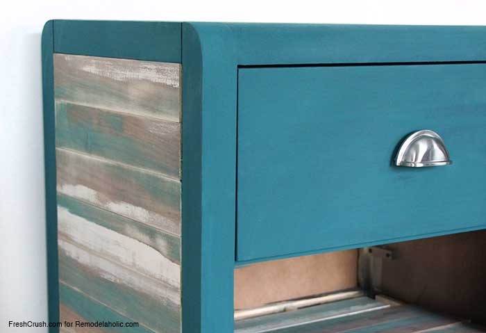how to get a faux barn board look on a basic piece of furniture