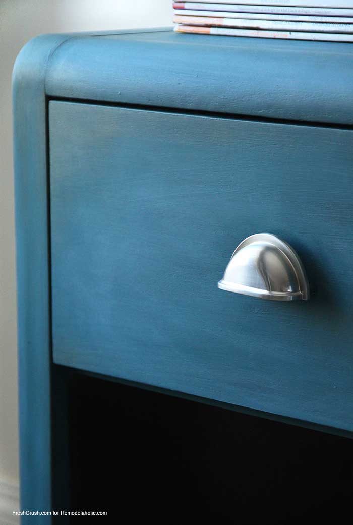 This gold glaze for an antique or aged patina on a painted furniture is well fitted. straightforward and looks memorable!