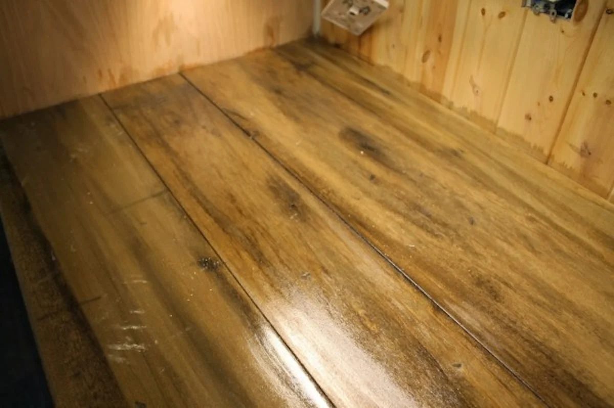 Waterlox Sealed Faux Reclaimed Wood Counter The Ragged Wren On Bekob 600x399