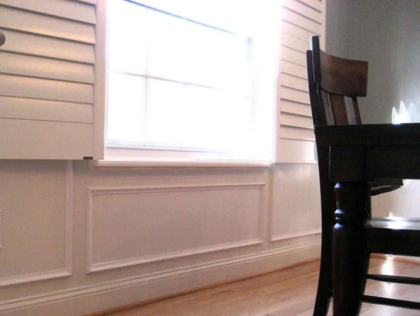 Faux Technique for Wood Panels on Wainscoting