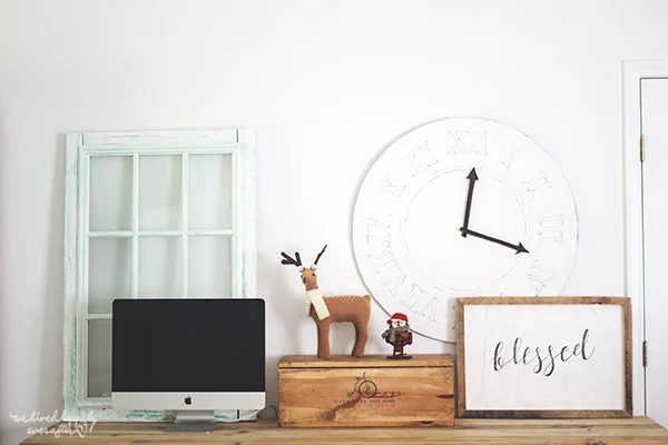 30 How To Add Holiday Decor Without Overwhelming Your Space, By We Lived Happily Ever After Featured On @Bekob