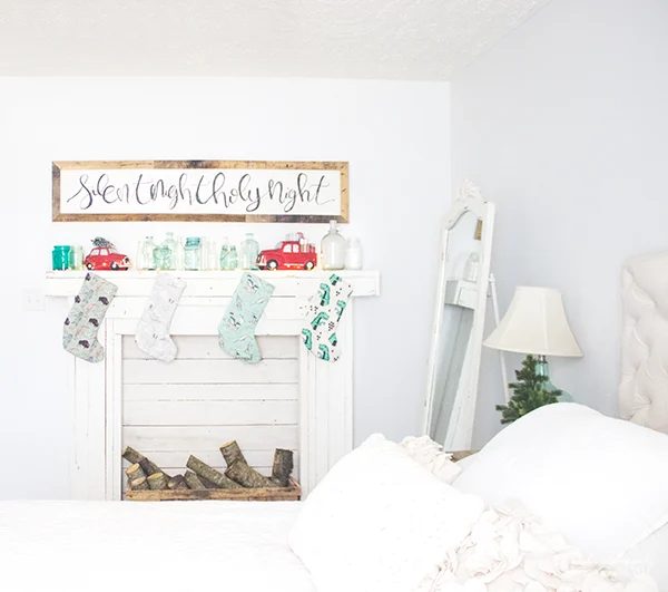 21 Mantel Made Of Reclaimed And Pallet Wood, A Christmas Home Tour By We Lived Happily Ever After Featured On @Bekob