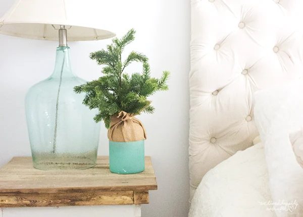 18 Fresh Mini Christmas Tree For Master Bedroom Decor, By We Lived Happily Ever After Featured On @Bekob