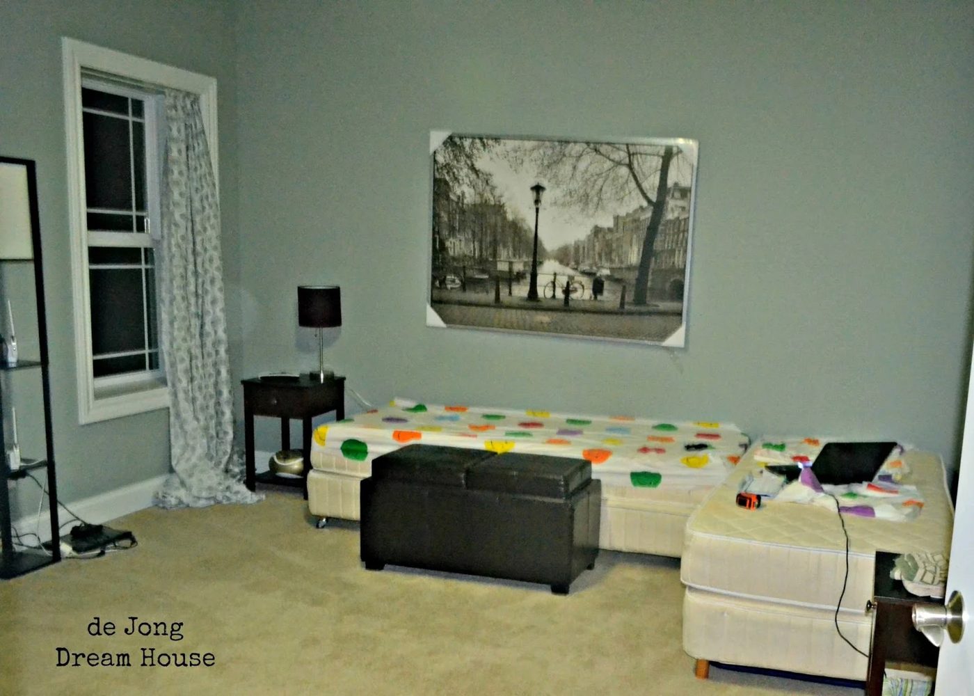 flex room, split beds