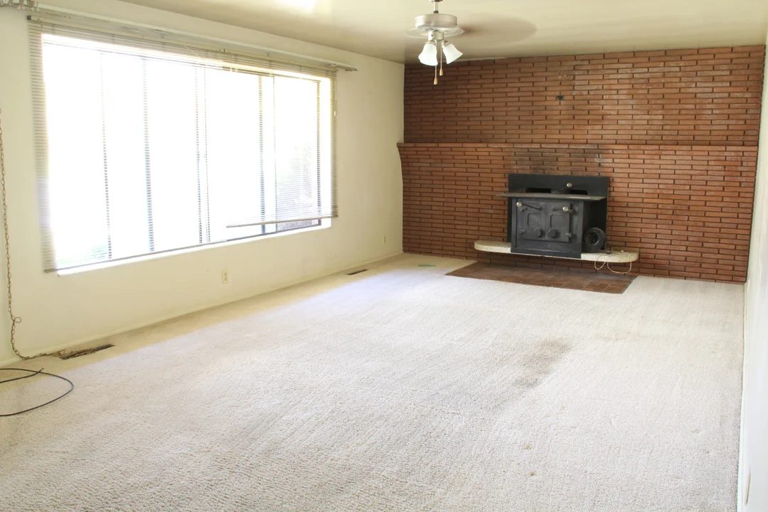 Bekob living room flooring install process (1)