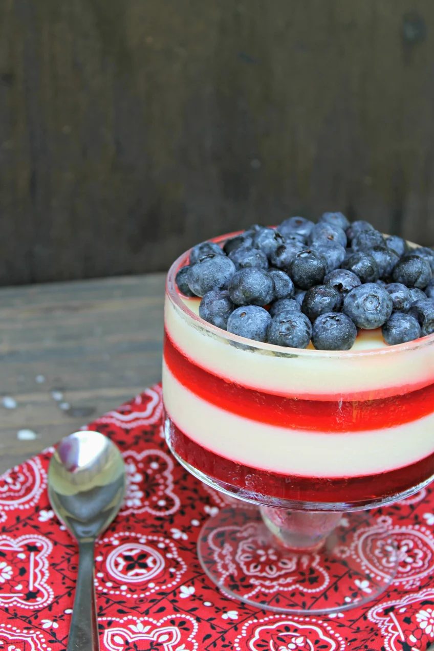 Bring a vivid dessert to your fourth of July picnic with these festive and yummy Patriotic Parfaits via Bekob.com