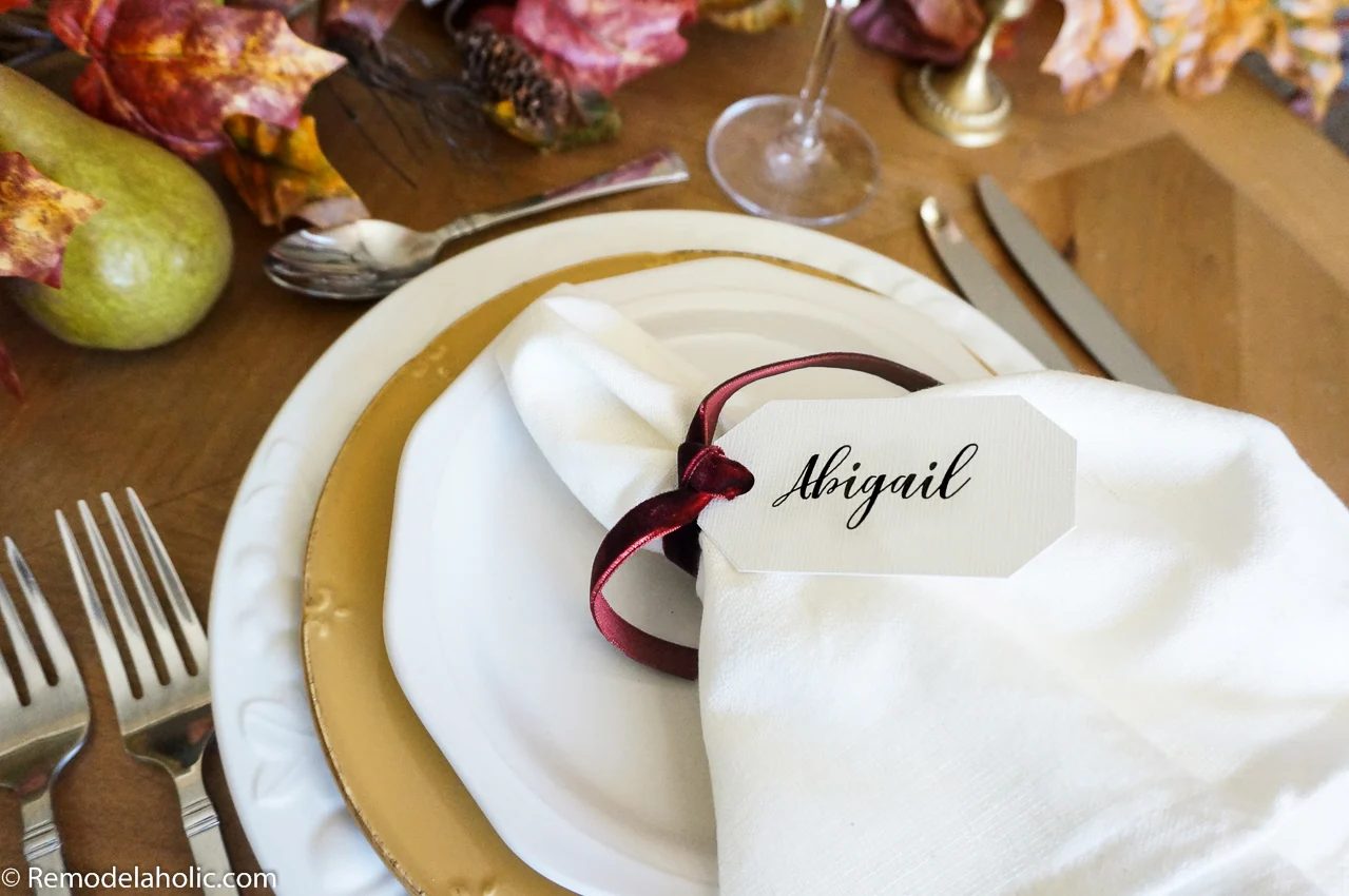FREE Customizable Place Cards and Thanksgiving Printable Transfer