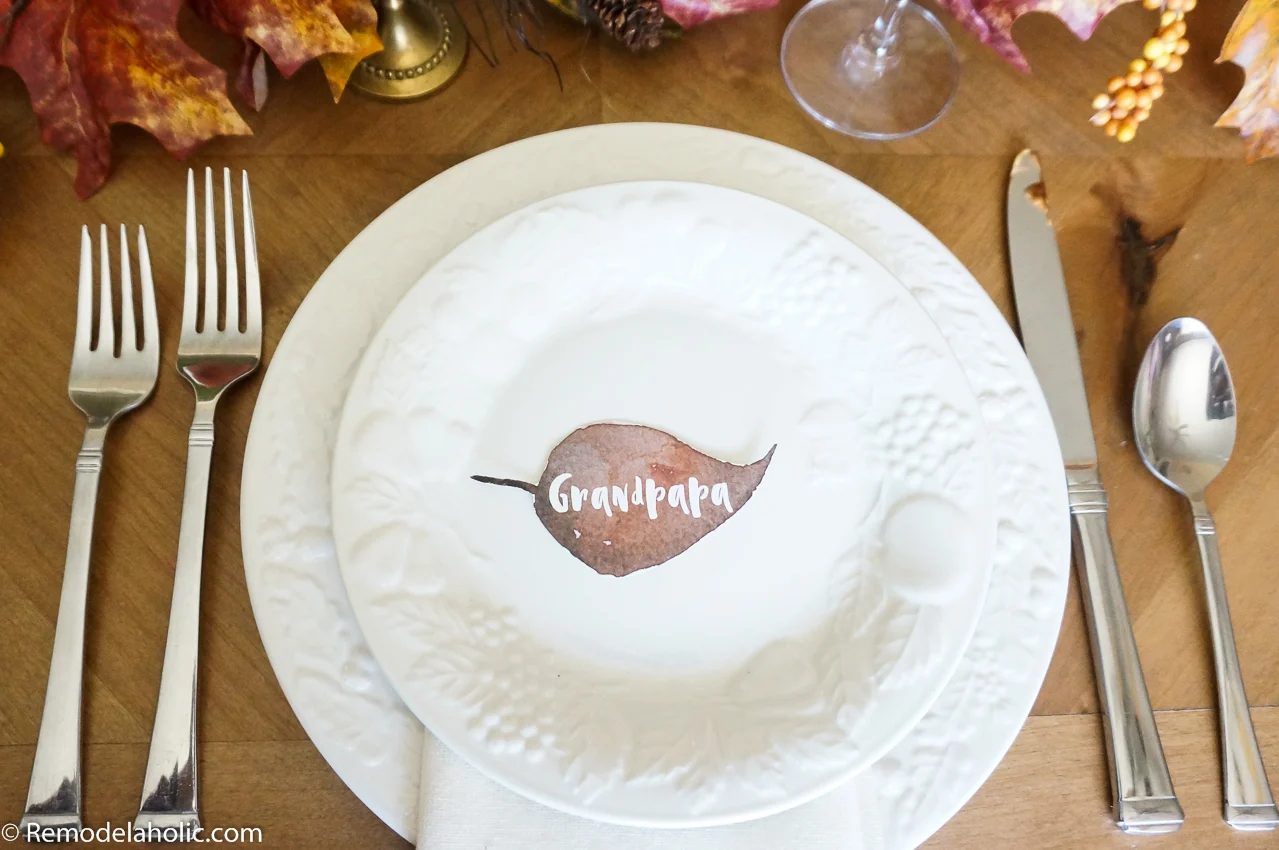 FREE Customizable Place Cards and Thanksgiving Printable Transfer
