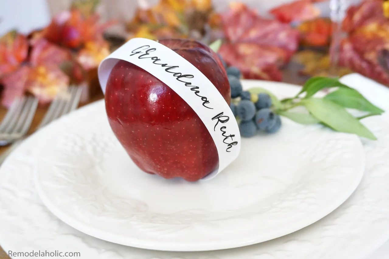 FREE Customizable Place Cards and Thanksgiving Printable Transfer
