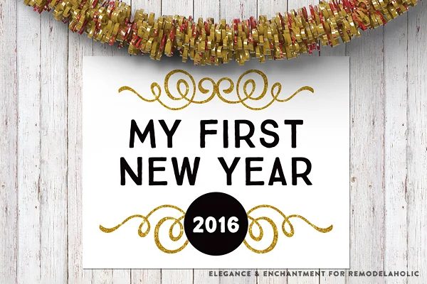 Create memorable and professional looking photos with these free printable Baby’s First Holiday Signs! Designs for Thanksgiving, Christmas and Hanukkah 2015 are included in this fr