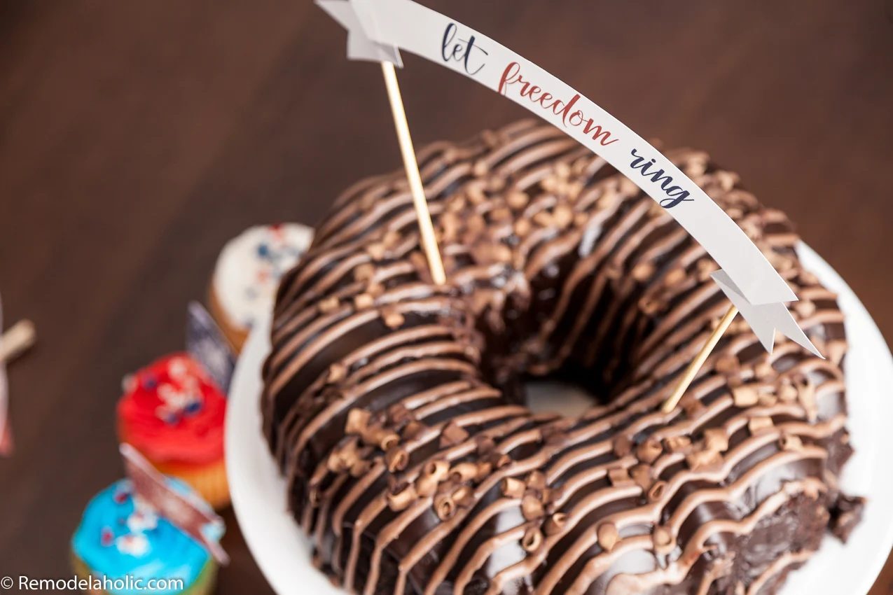 4th of July Party Decor: Let Freedom Ring Patriotic Printable Cake Topper via Bekob.com
