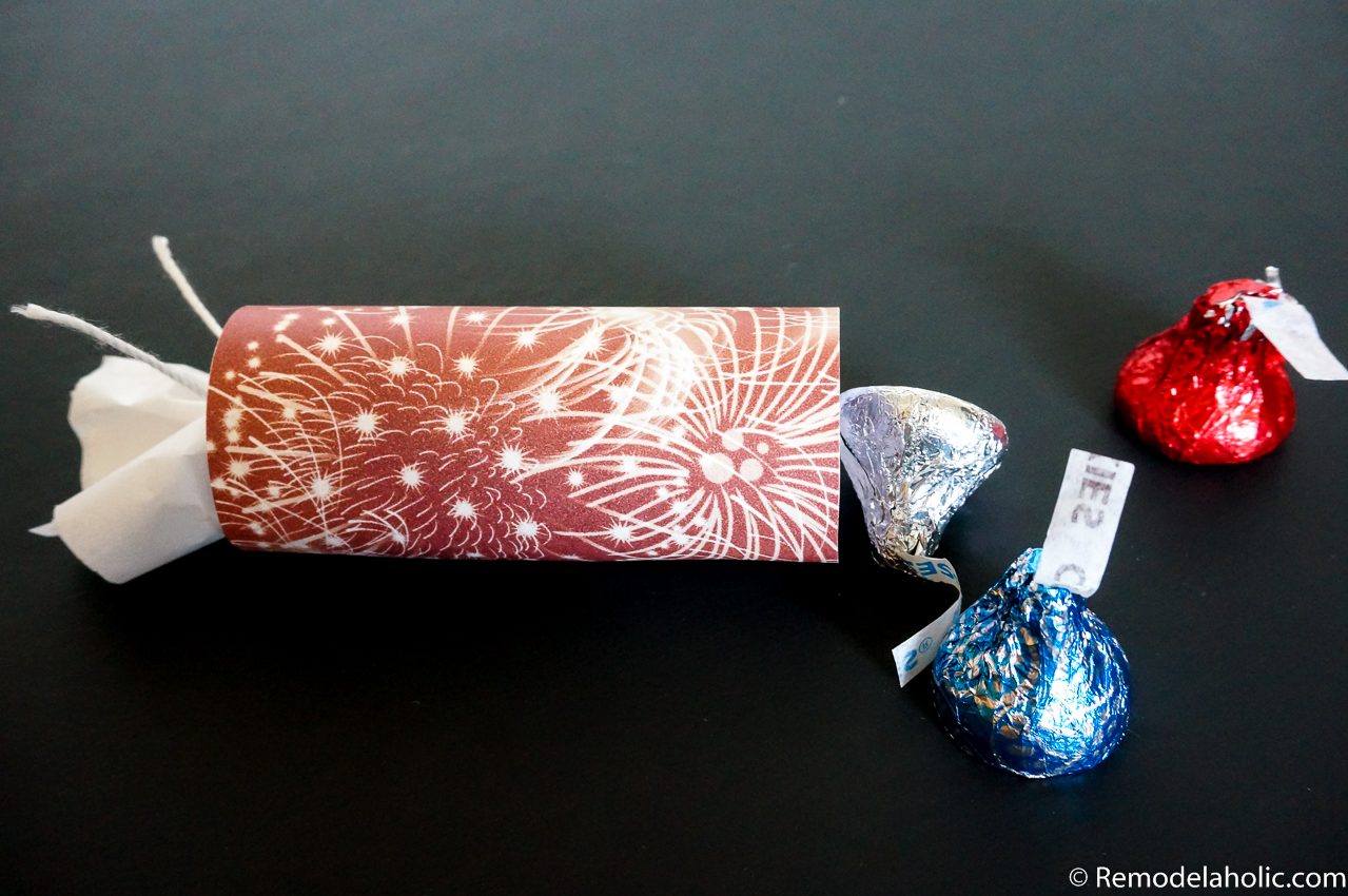 Fill up a firecracker with treats using this printable party pack at Bekob.com