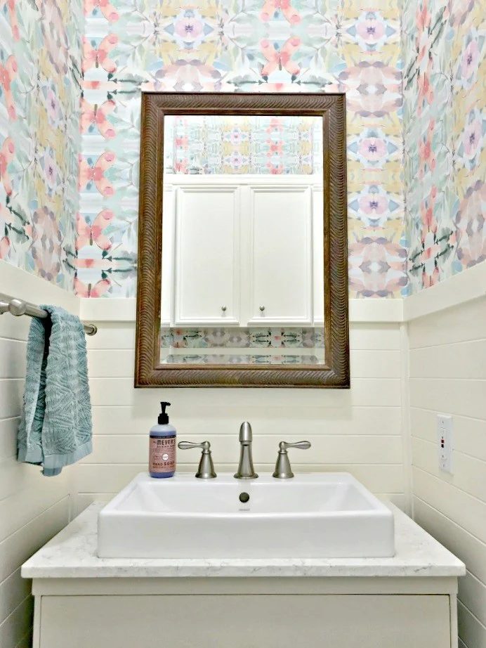 Friday Favorites: Bathroom Wallpaper
