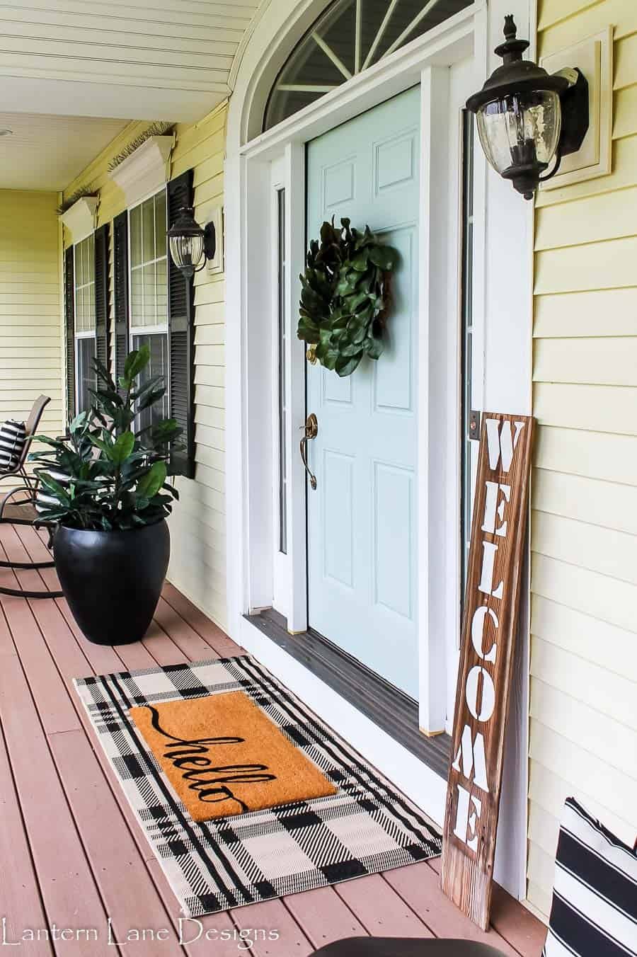 Friday Favorites: striking Porch and Patio Decor options