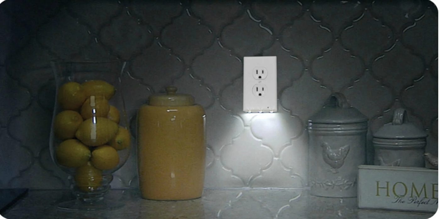 Built In Nightlight Led Wall Outlet Coverplate, BBB SYL