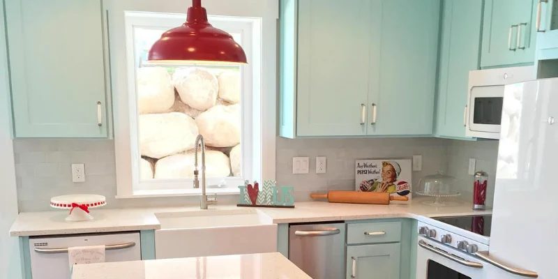 Friday Favorites: Handmade Solar Lamps and Joanna Gaines