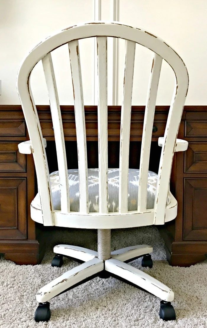 Friday Favorites: Faux Barn Doors and a Painted Backplash