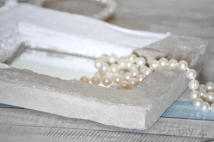 Handmade Mirrored Concrete Tray Anikas Handmade Life Close Up 4700