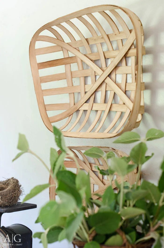 handmade tobacco basket to hang on the wall, Anderson and Grant