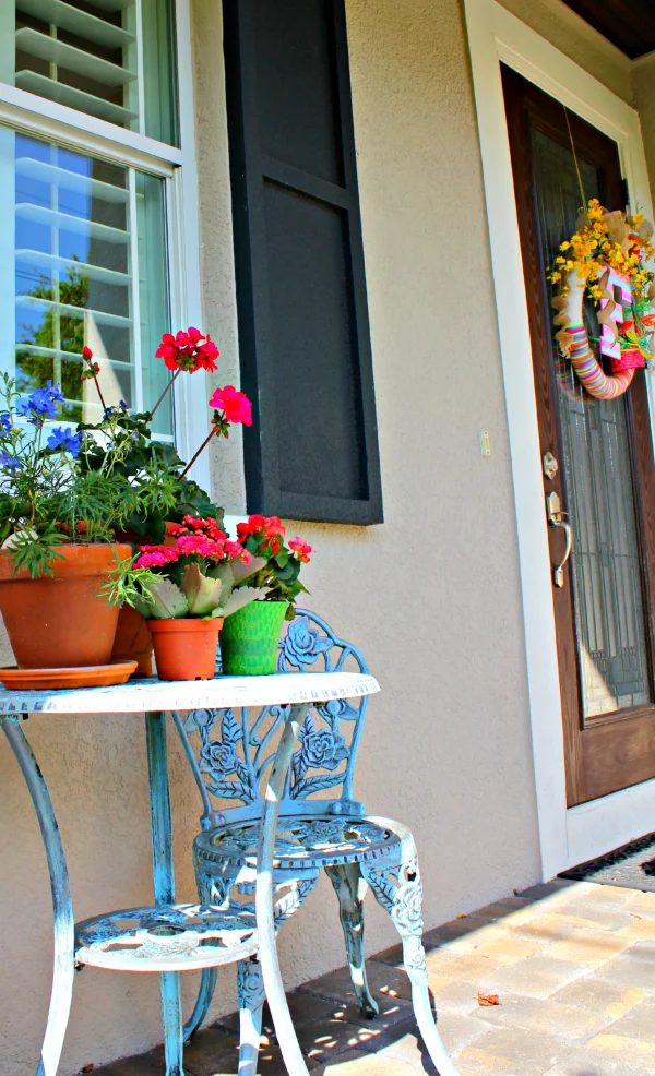 straightforward Spring Flower Front Porch Update