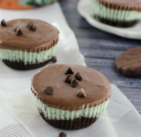 Mint Ice Cream Cookie Cups - Frozen Treats to Make With Kids