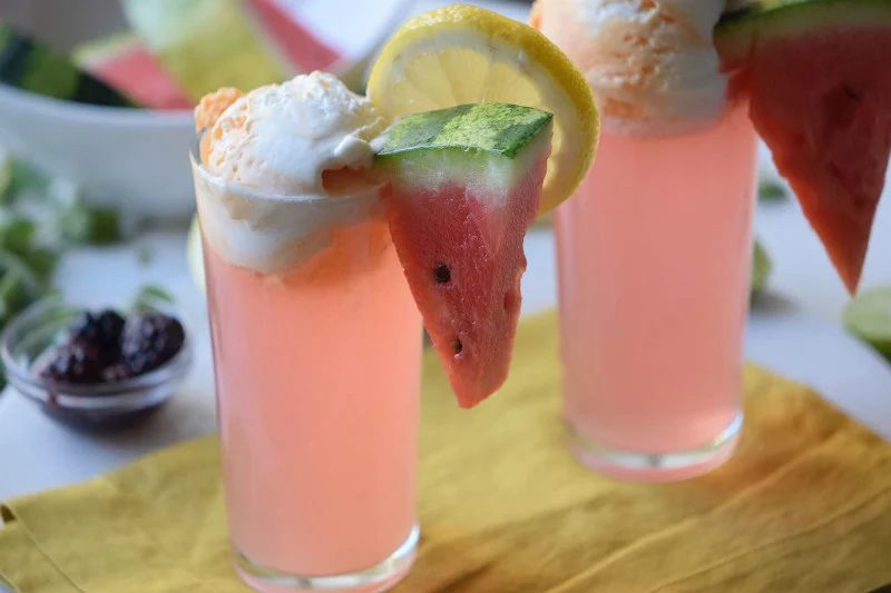 FRUITY CREAM FLOAT