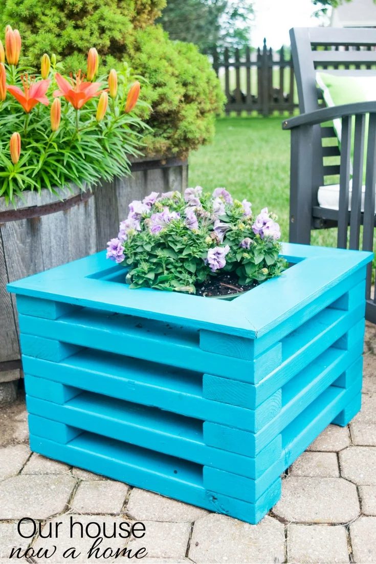 Handmade Flower Planter Using Low Cost 2x4 Wood Boards. direct To Make With memorable Results well fitted For Any Outdoor Space. 1