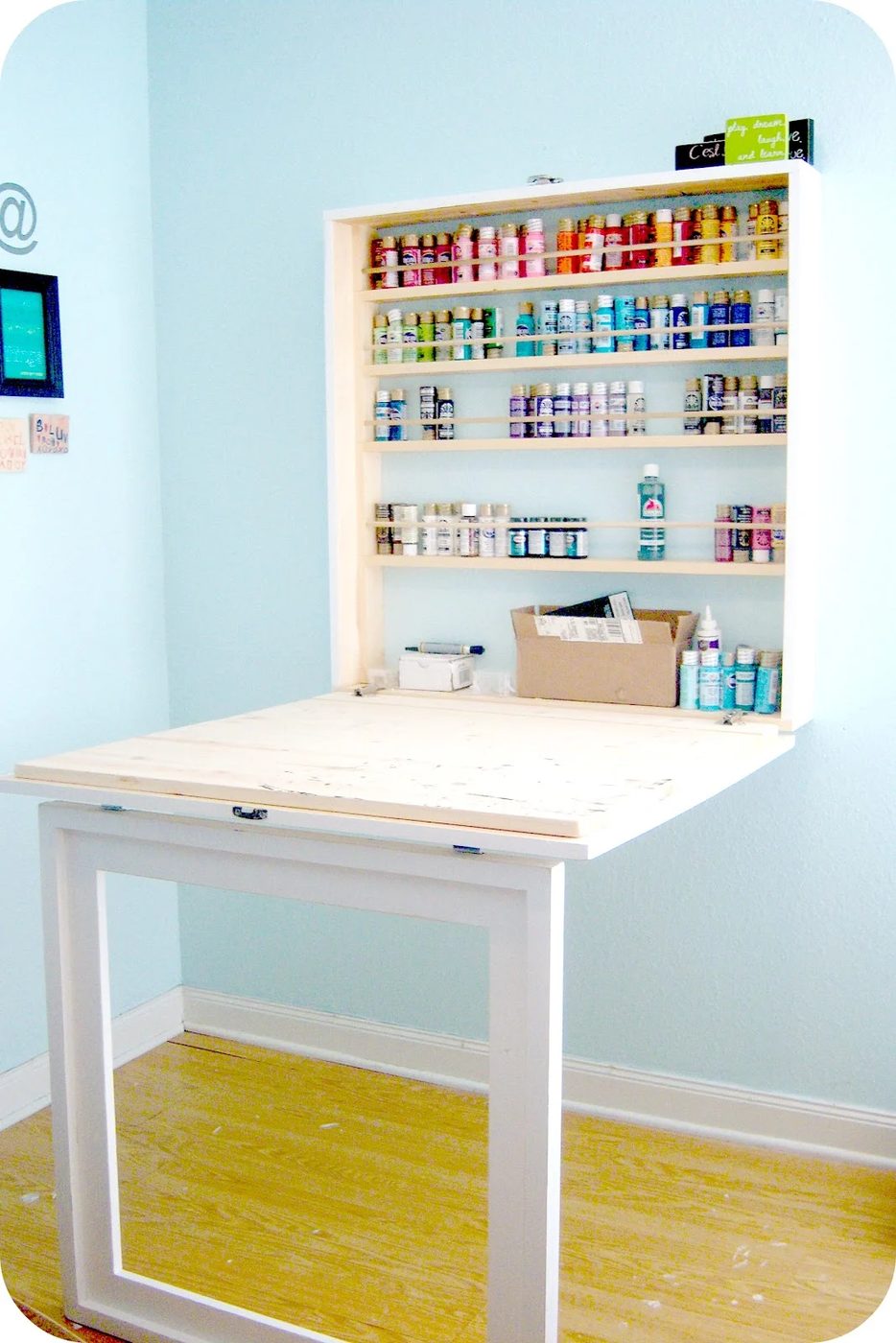 fold up storage craft table (Bubblewrappd)