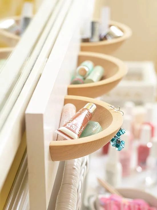 wood bowl wall pockets to store small items (BHG)