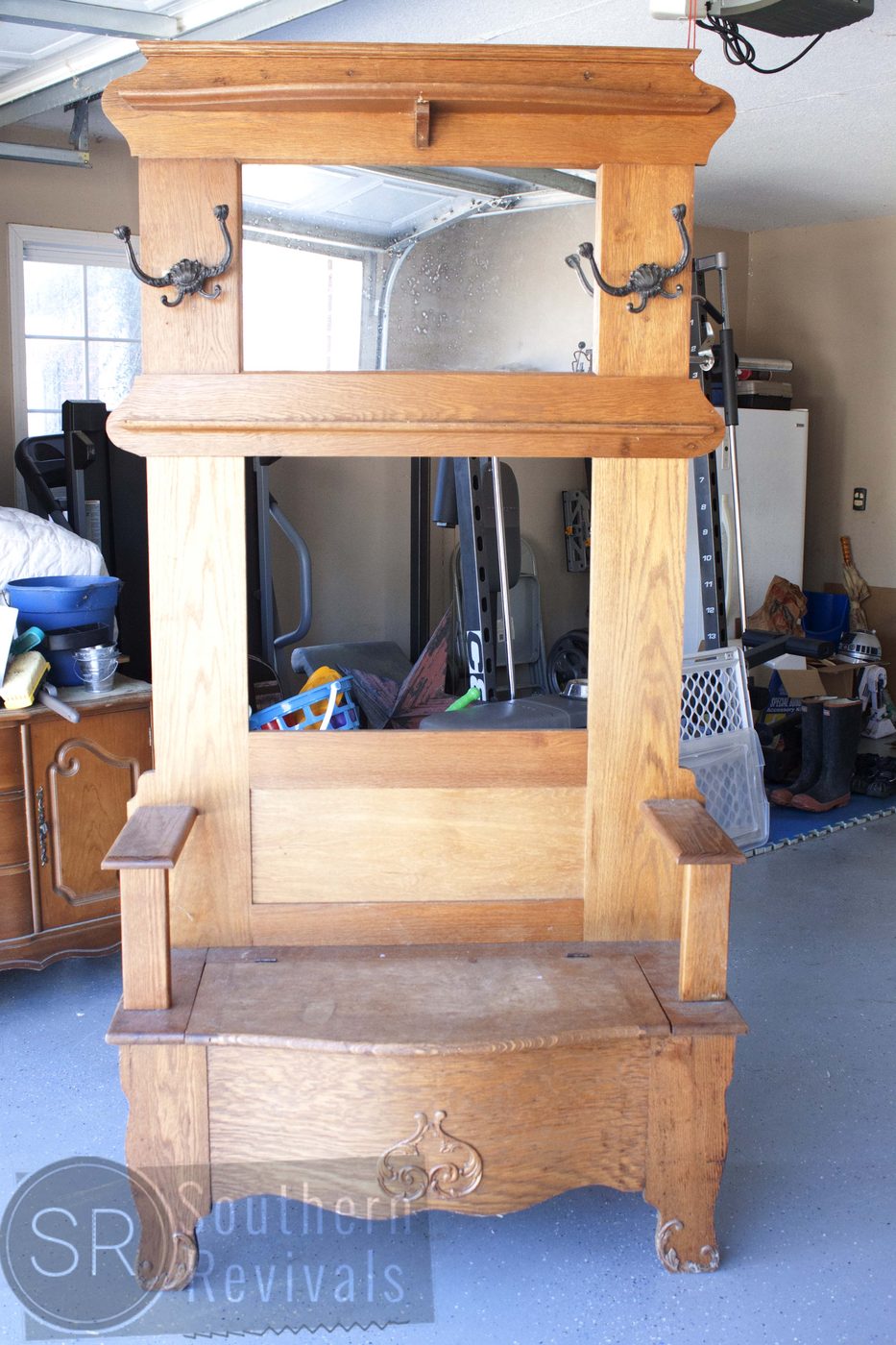 Southern Revivals | Vintage Halltree Makeover on Bekob