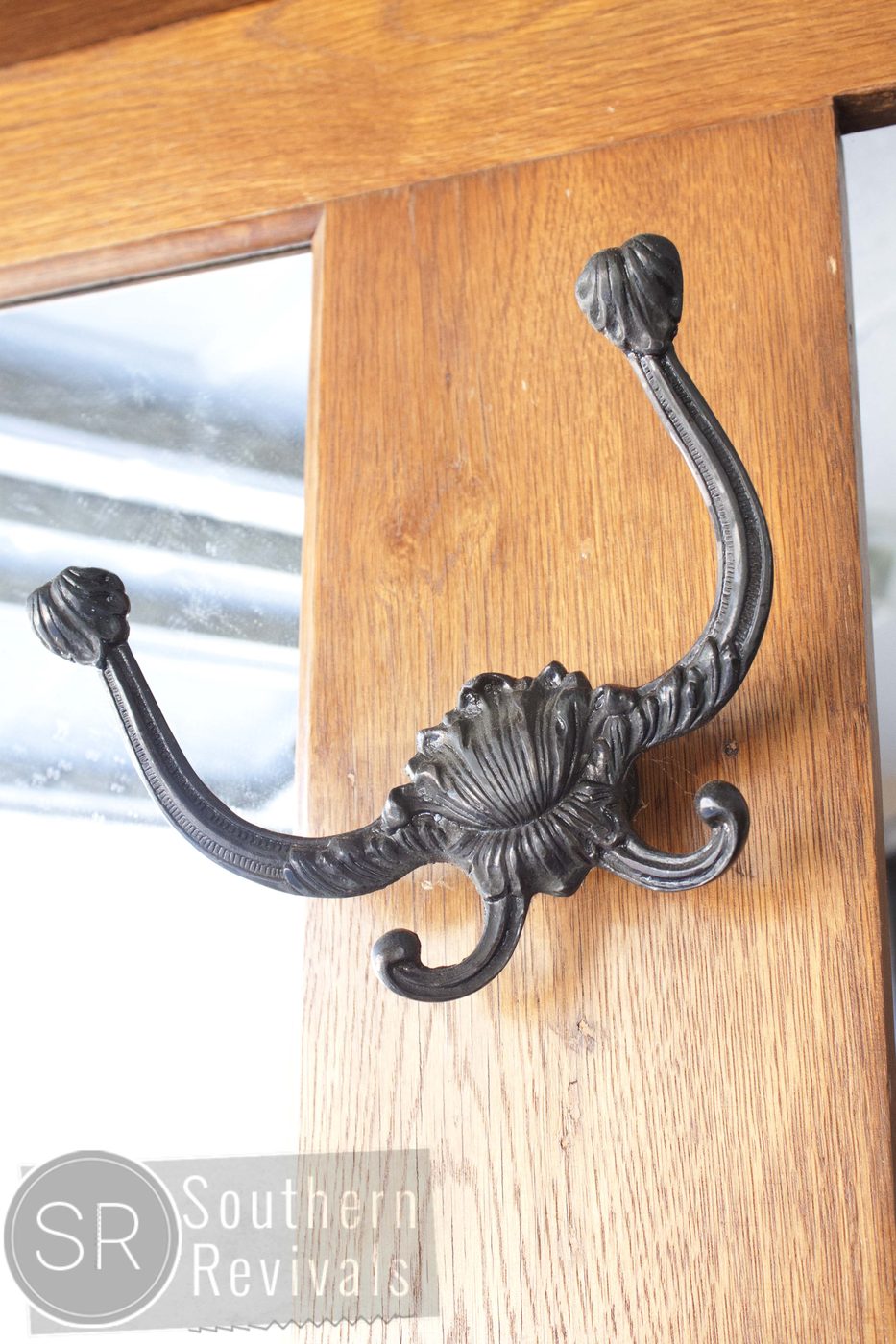 Southern Revivals | Vintage Halltree Makeover on Bekob
