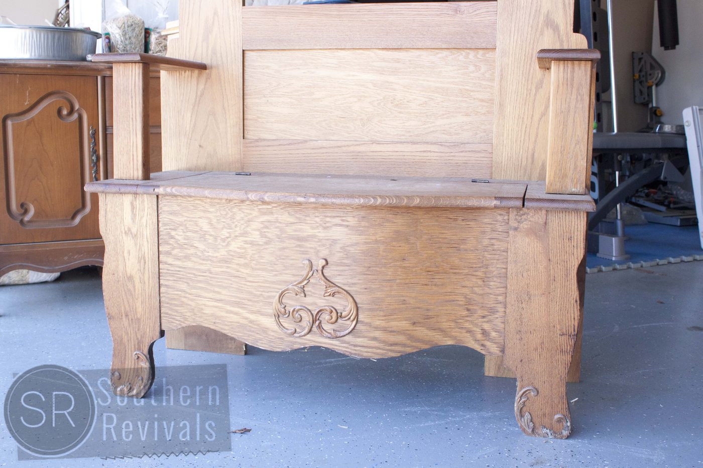 Southern Revivals | Vintage Halltree Makeover on Bekob