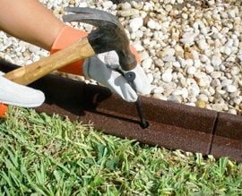 Increase the beauty of your lawn by adding garden edging that works well with the style and feel of your home. Here are 27 vivid garden edging options via @tipsaholic #garden #hand