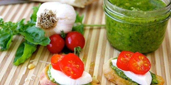Bekob Pesto Bruschetta