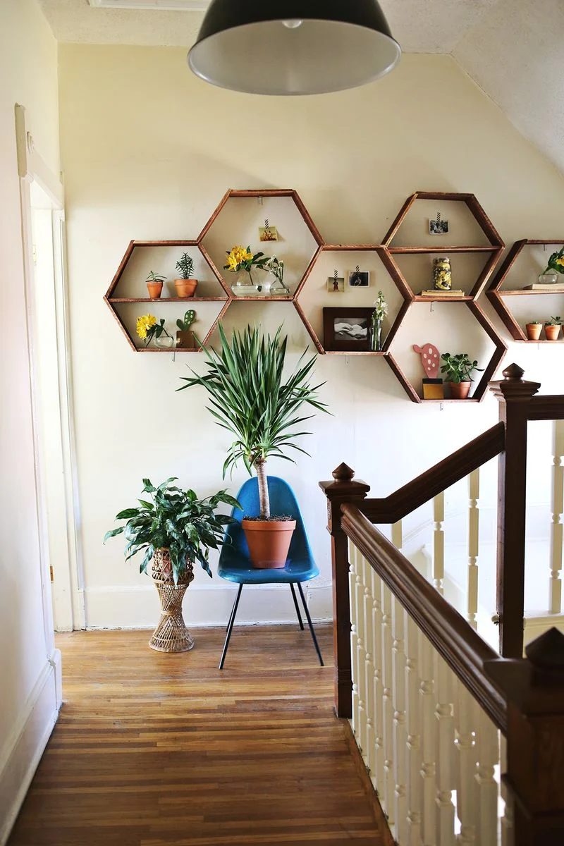 A striking Mess honeycomb shelves