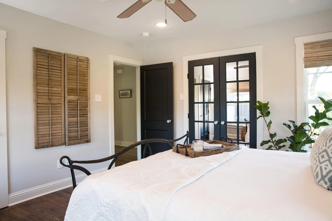 vivid details and how to get the look in the Fixer Upper Baker House Master Bedroom makeover featured on Bekob.com Image viaMagnolia Market Used with permission