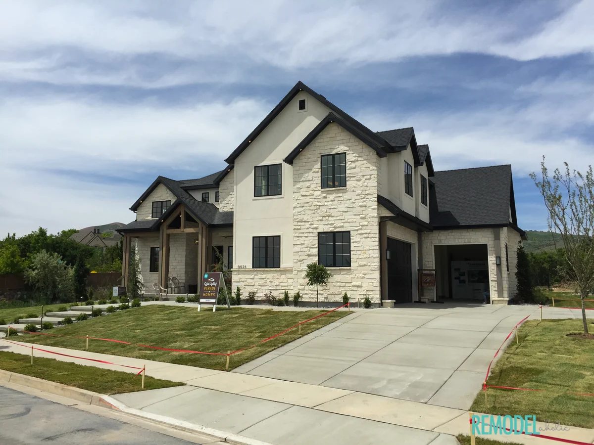 Modern Farmhouse home exterior.