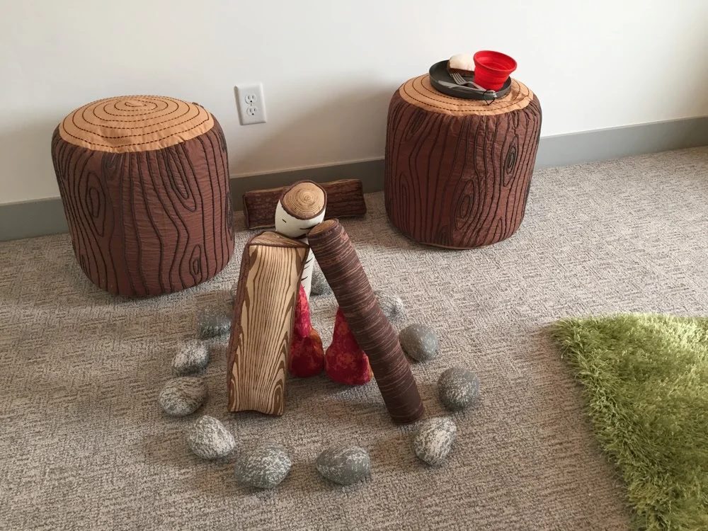 Decorate a fun outdoorsy camping theme bedroom for your son or daughter with these straightforward tips and DIYs! #Bekob #getthislook