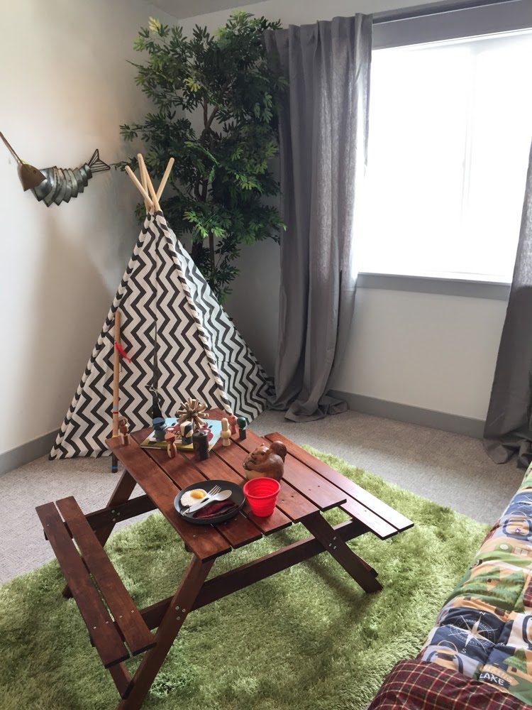 Let's go camping! Decorate a fun outdoorsy camping theme bedroom for your son or daughter with these straightforward tips and DIYs! #Bekob #getthislook