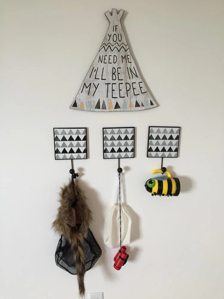 Decorate a fun outdoorsy camping theme bedroom for your son or daughter with these straightforward tips and DIYs! #Bekob #getthislook