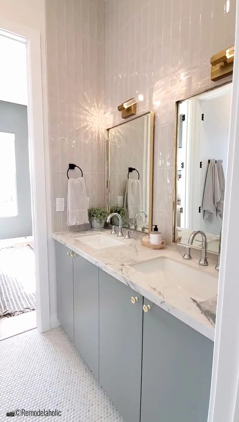 Get the Look: Sleek Transitional Jack and Jill Bathroom