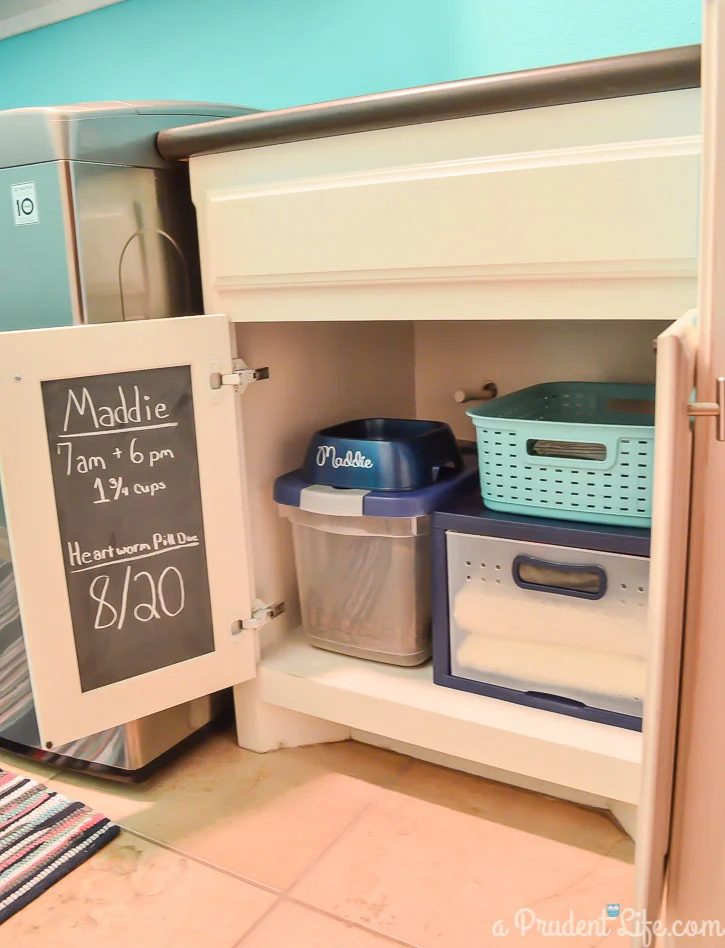 When you have pets they come with lots of extra supplies. From food, leashes, litter, to everything else in between it can get disorganized fast. Here are 9 options for organizing 